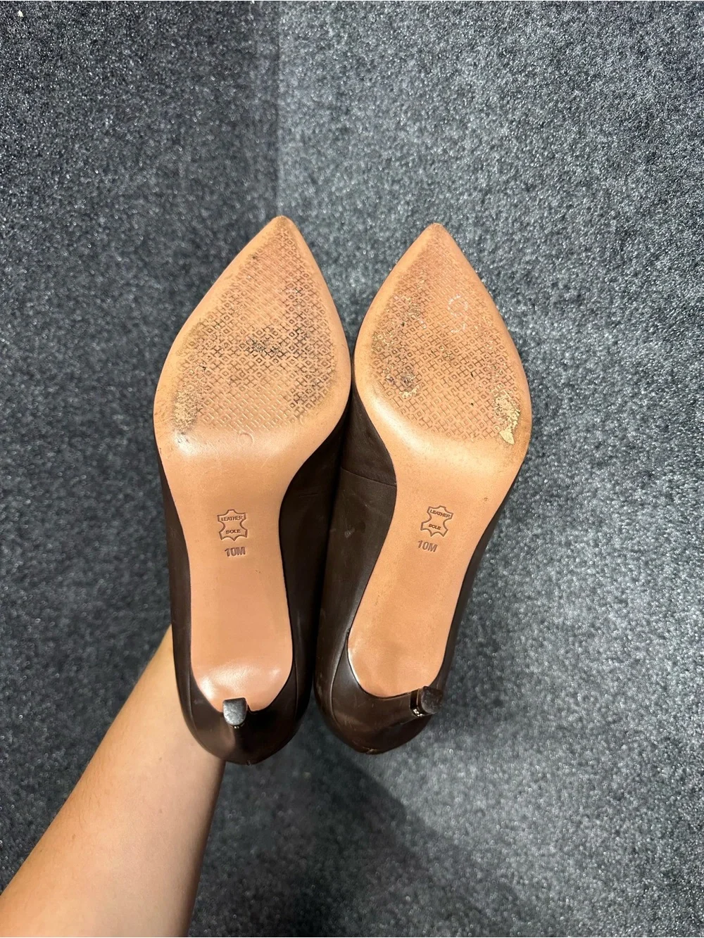 Tory Burch leather pumps chocolate brown chic timeless office designer luxury